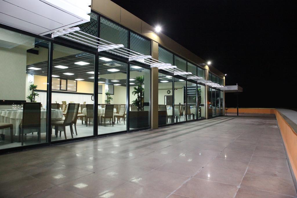 Emsa Palace Hotel Darica  Экстерьер фото